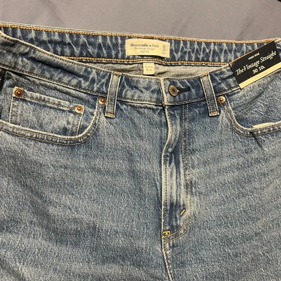 Abercrombie The Vintage Straight High Rise Jeans Size 30 Curve Love Long nwt